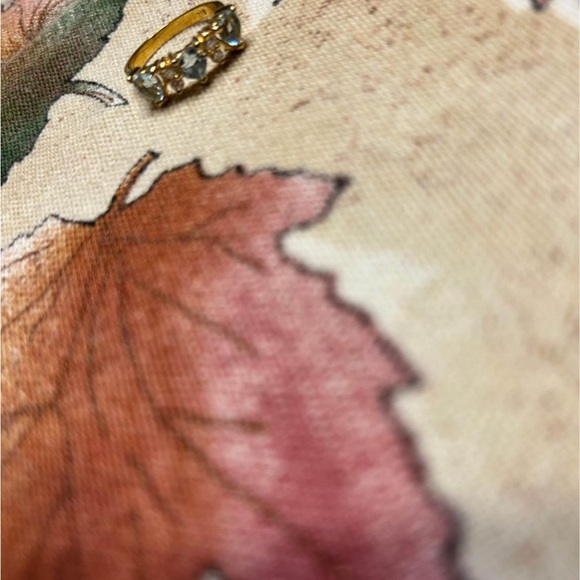 Ring with pretty blue stones - Picture 1 of 1